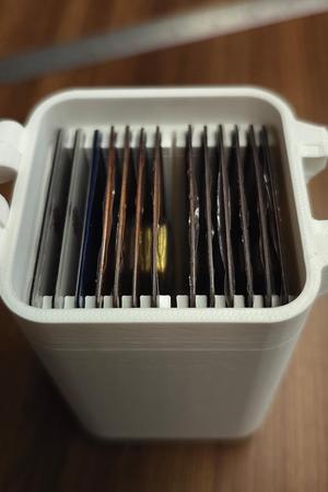 Snaplock box for assay bars