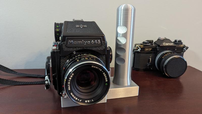 Mamiya 645 Tripod Mounted Camera Grip