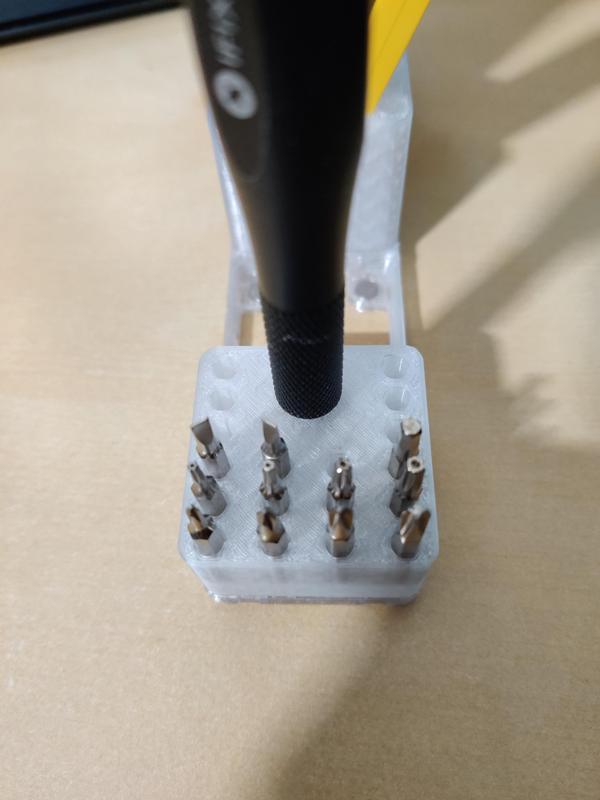 Gridfinity iFixit Screwdriver and Bit Holder (18 bits)