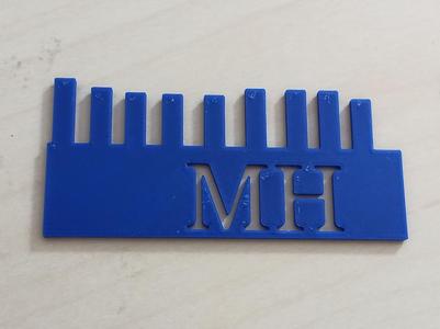 comb with thick bristles