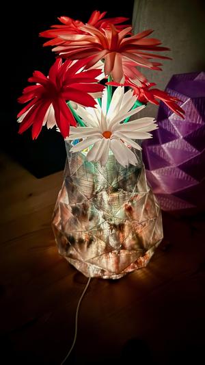 Poop effect LED vase for flowers - Low Poly