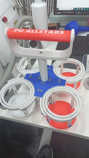 Gyroscopic 4 cup holder