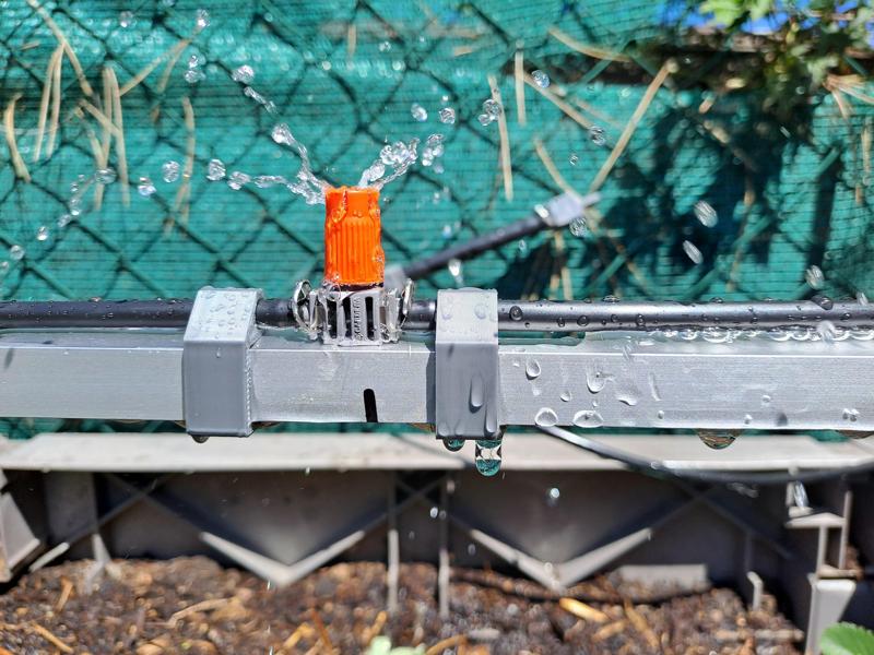 Micro drip for raised beds / Mikro závlaha pro zvýšené záhony