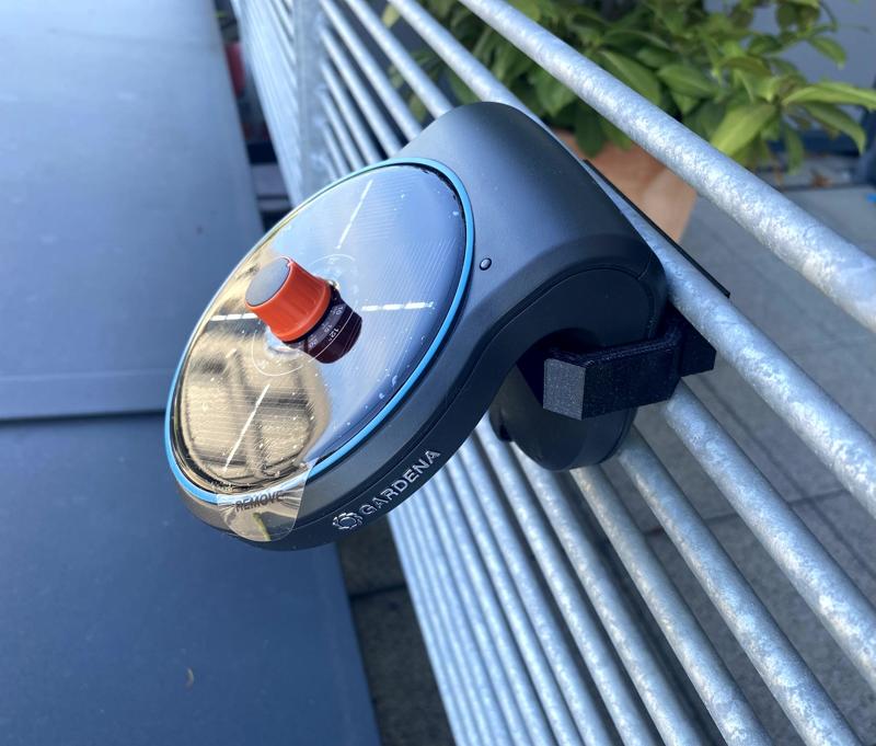 Balcony rail mount for Gardena Aquabloom