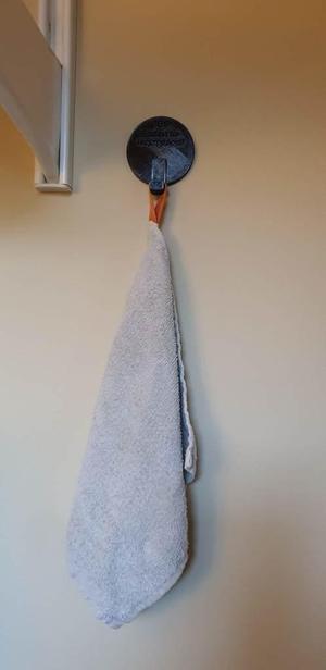 Simple isopropanol towel hanger