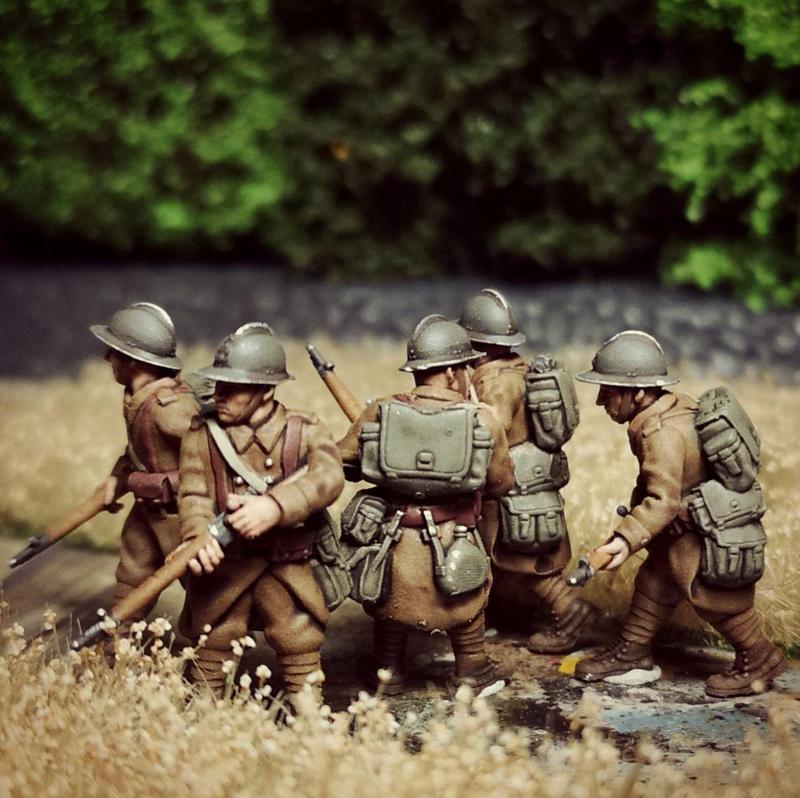 WW2 28mm french regular infantry scouting
