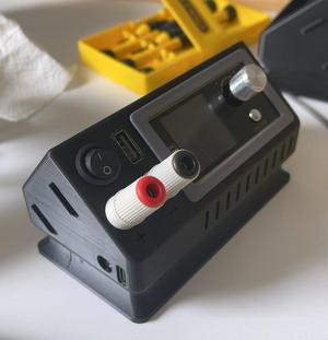 USB-C Portable Bench Lab Power Supply