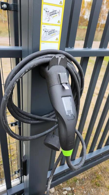 Type 2 cable Holder with place for logo tesla   