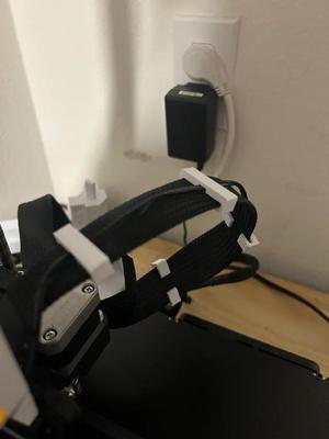 Ribbon cable clip   