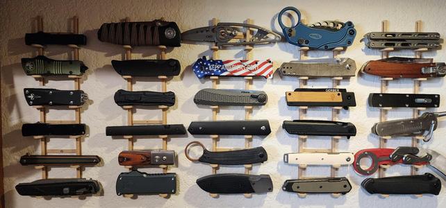 Folding/Pocket knife display stand. Wall mounted. 