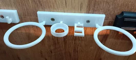 Drzak na zubni kartacek pastu a kelimek na zeď   