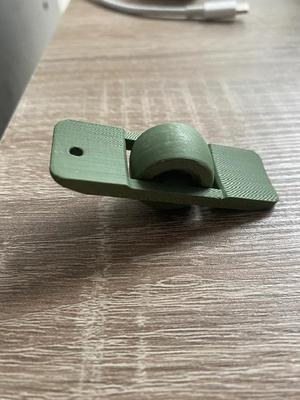 Finger one wheel keychain   