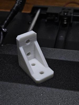 L-connector for aluminum extrusions (2020 and 3030)   