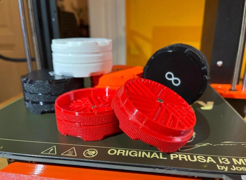 Herb Grinder with Stash Chamber: Rollin' in Style, Baby!