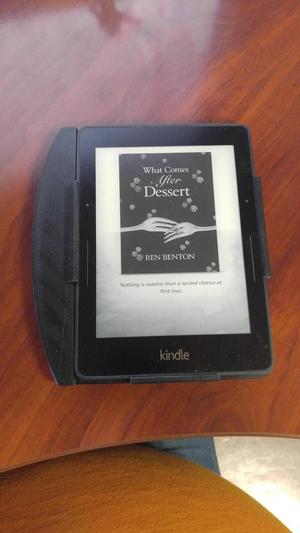 Kindle Voyage One Handed Reading Case