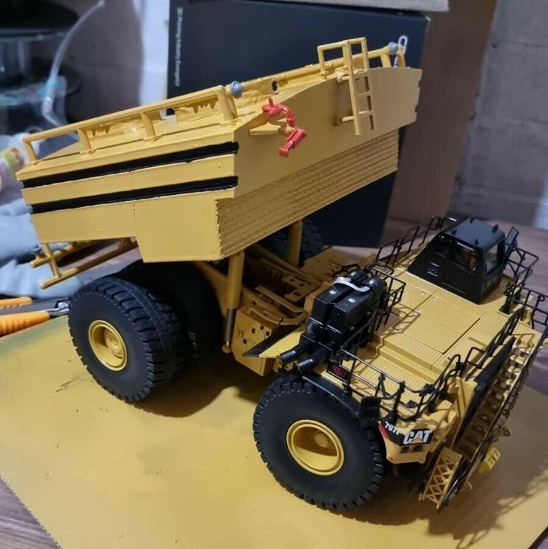 Scale model tank Mining truck 797F