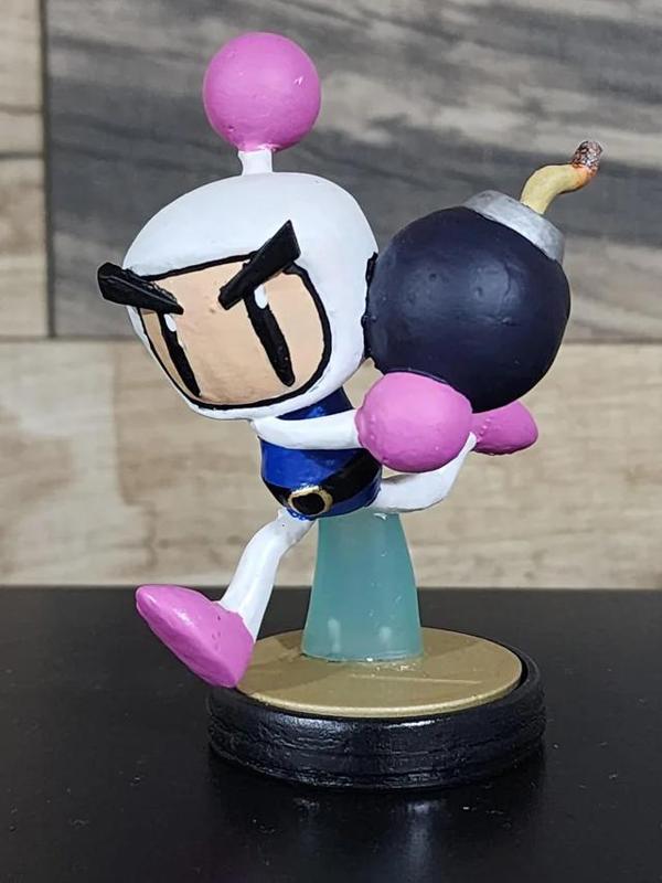 Bomberman Amiibo Figure