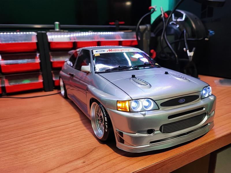 Headlights for Ford Escort Cosworth 1998 Tamiya RC body 1/10