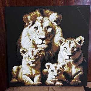 Lion Family Hueforg2 200x200