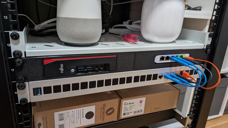 Fujitsu Futro S740 - 19-inch modular rack mount