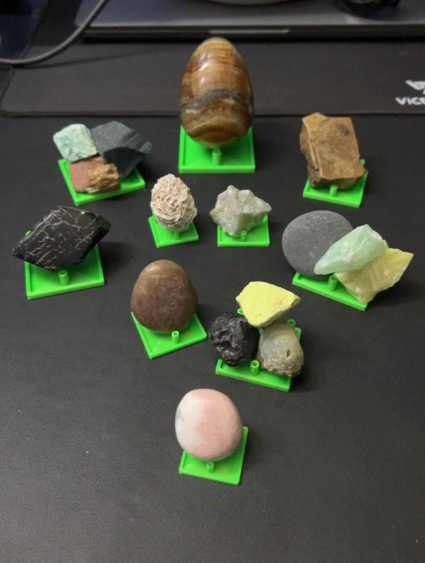 Crystal Dispaly Easel