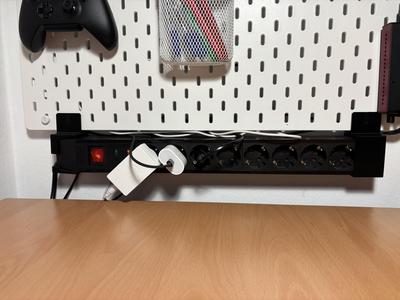 Power strip bottom mount Skadis