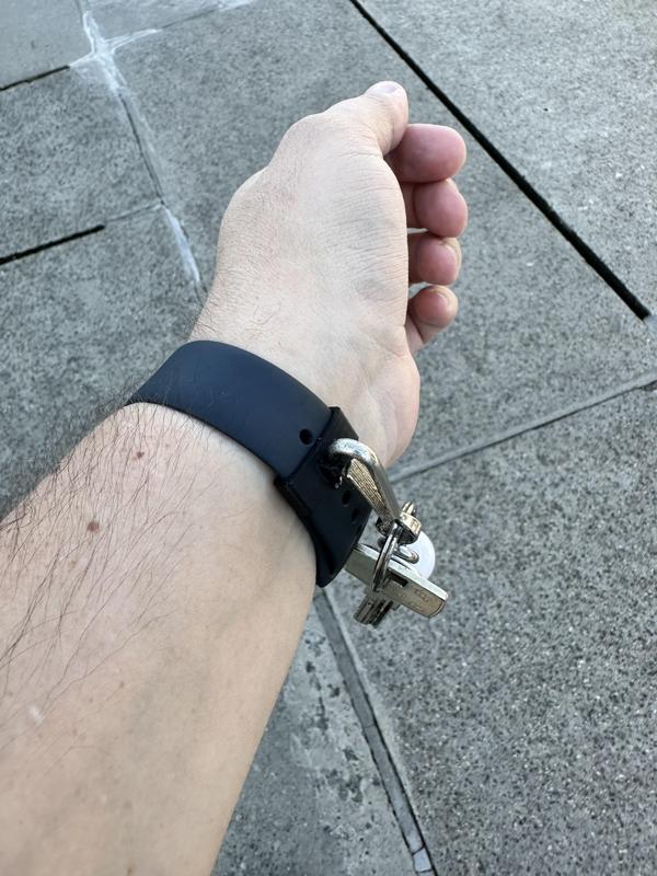 Key loop for Apple Watch