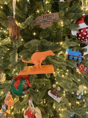 Dog Pooping Ornamet