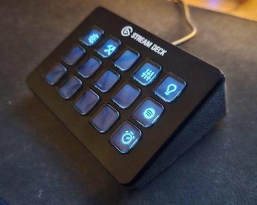 Stream Deck 20° Holder