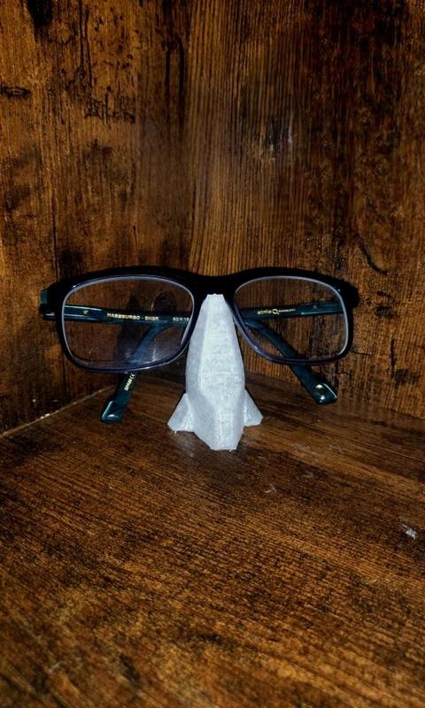 Noser - The glasses Holder
