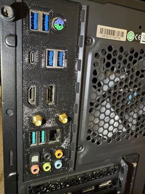 Asus TUF Gaming X570-Plus WiFi IO shield