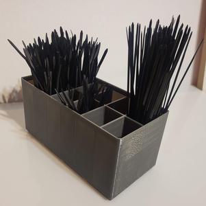 12 segments - divided Gridfinity Bin 4x2x11u Box for cable ties
