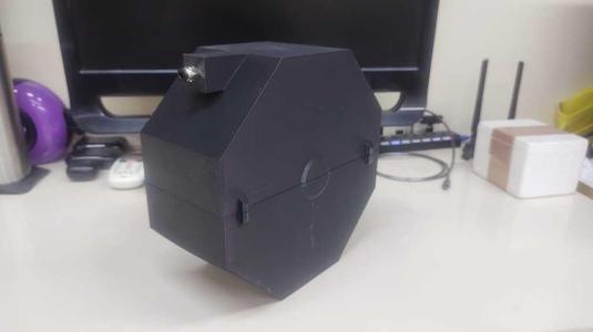 Spool Canister With Silica Gel Reservoir
