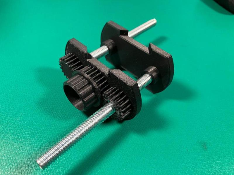 2 Bolt Watch Movement Holder / Mini Vice