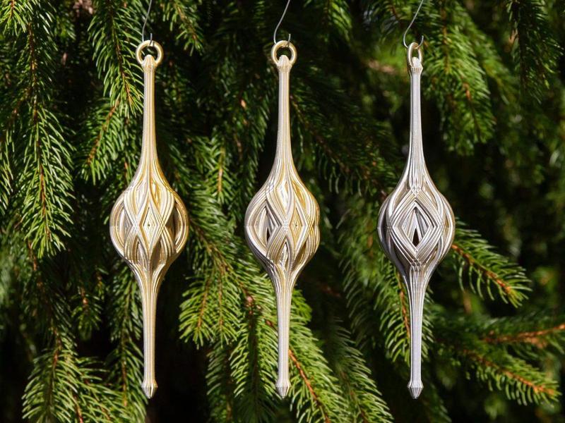 Diamond Swoop Christmas Stretch Ornament 2024