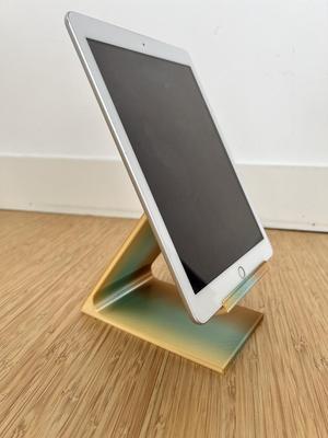 iPad Free Floating Stand (max 8mm)