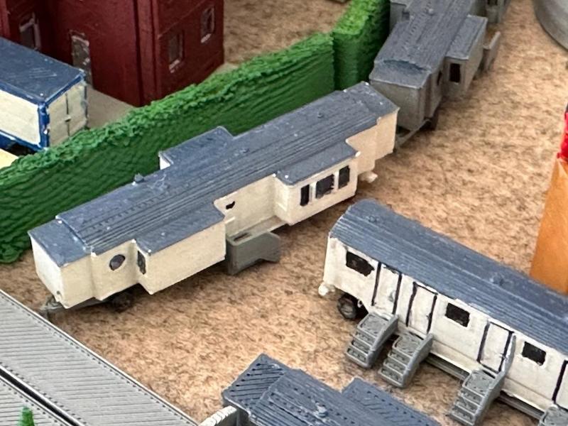 Funfair vehicle - showmen's caravan (z-scale)