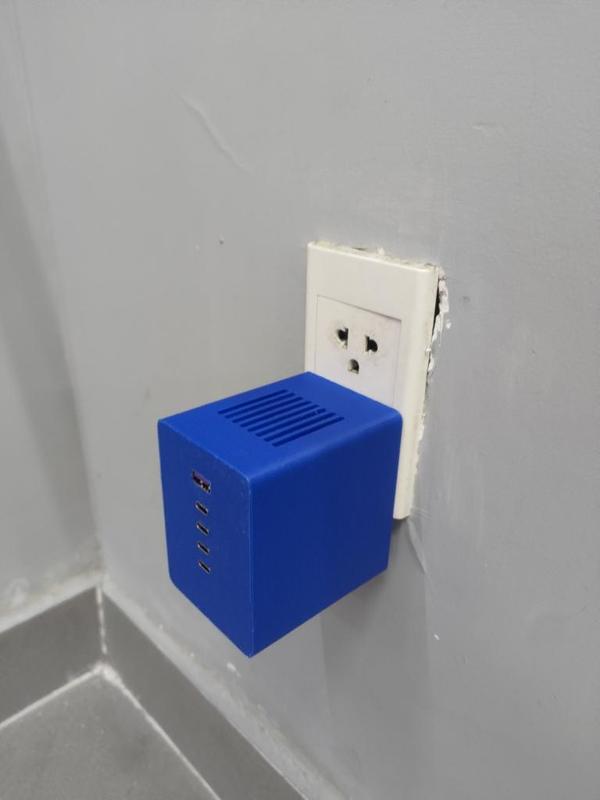 Ugreen 300W Module Case with dual 170w power supply