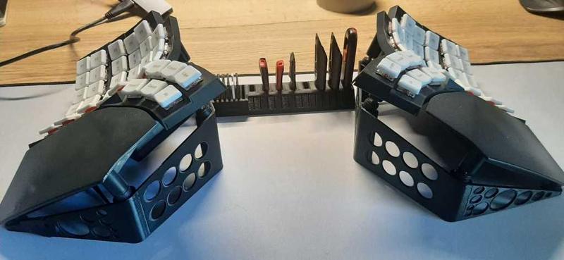 glove80_prototype_left