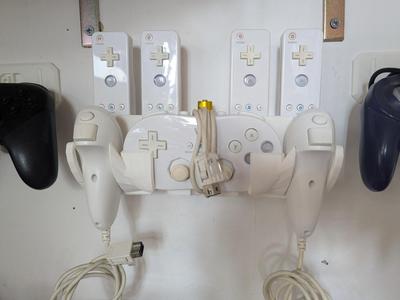 Wii Controller+Nunchuck+Classic controller holder