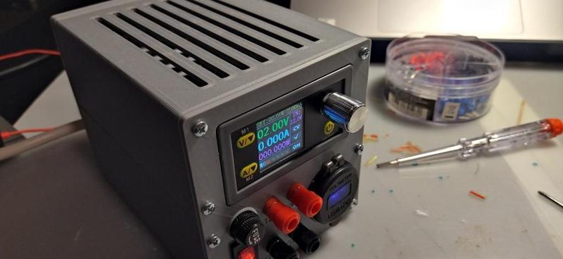 Compact Bench Power Supply