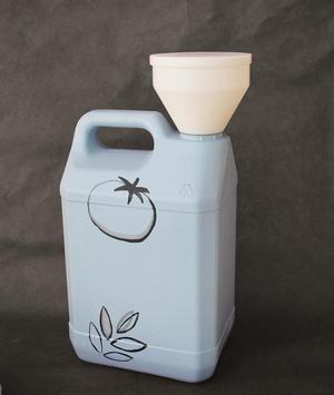 Funnel with cap for 5L can (screw on)