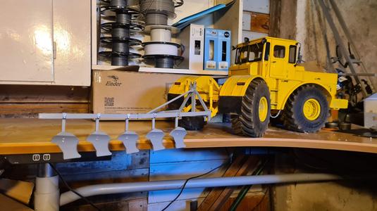 mudrunner k700 kirovets rc tractor tools for back lift