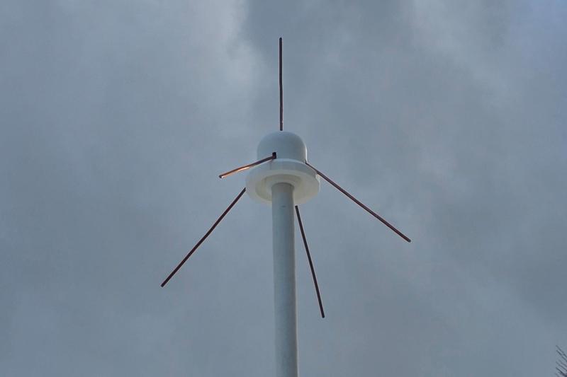 Quarter Wave Ground Plane Antenna Support