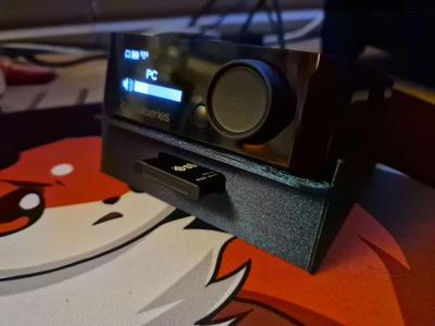 Arctis Pro Wireless DAC stand with battery slot