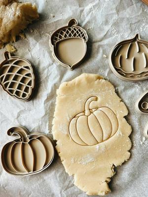 AUTUMN PUMPKIN COOKIE CUTTER
