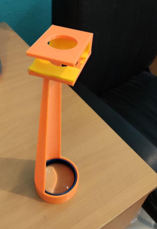 Smartphone fundoscopy adapter