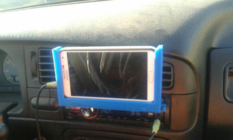 Car CD player mount for Samsung Galaxy Note 3 with Spigen Neo Hybrid case