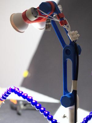 Flash tripod mount for articualted lamp