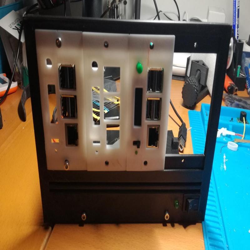 Mini-Desktop rack